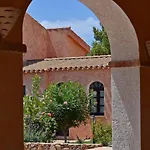 La Corte Rosada 3* فيلاّسيمِيوس