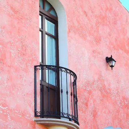 La Corte Rosada Otel 3*