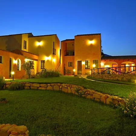 La Corte Rosada Otel 3*