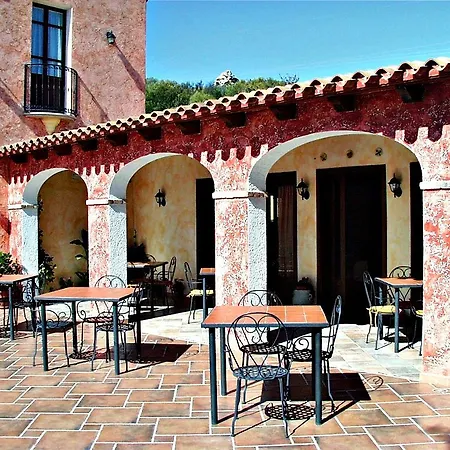 Hotel La Corte Rosada 3*